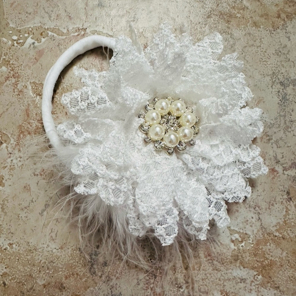 Elegant White Lace Hair Accessory